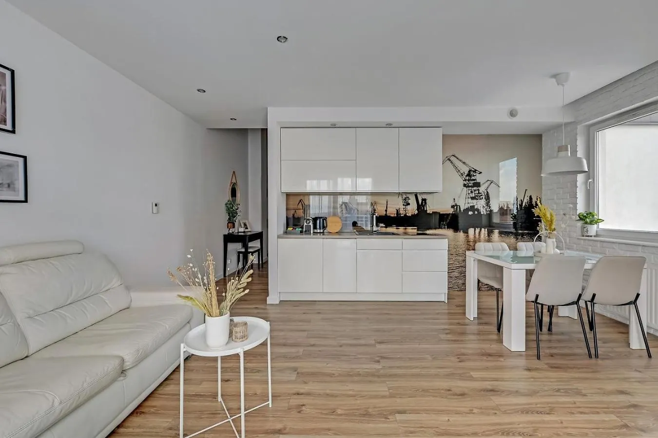 Downtown Aparments City Center Sadova グダニスク 0*,  ポーランド